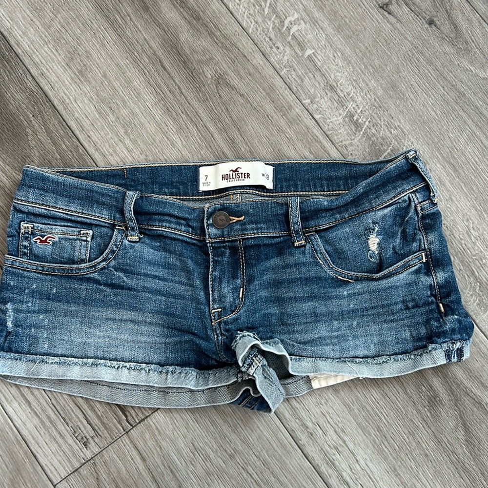 Hollister Denim Short Shorts size 28
